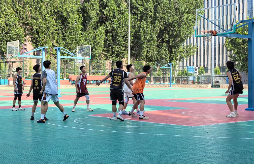 学校举行2026年度学生男子篮球联赛
