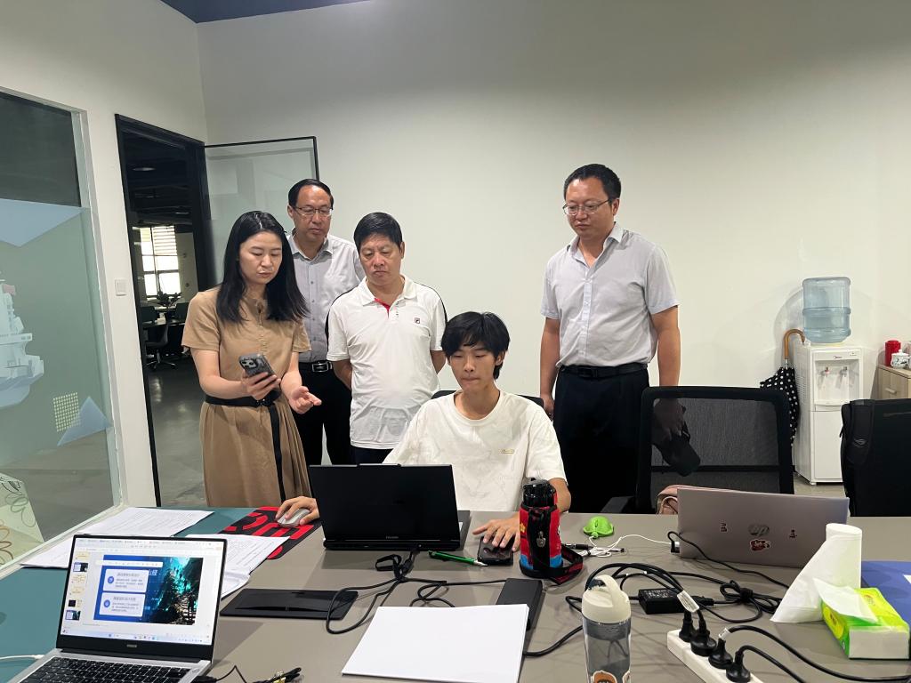 学院领导看望企业实践教师