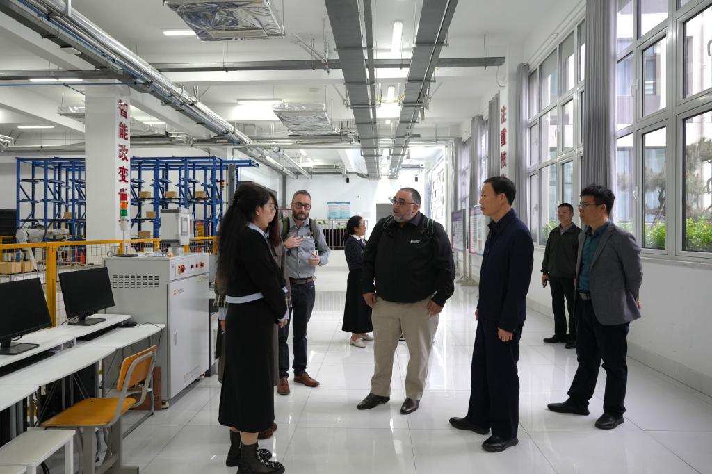 澳大利亚启思蒙学院代表团来我校交流访问